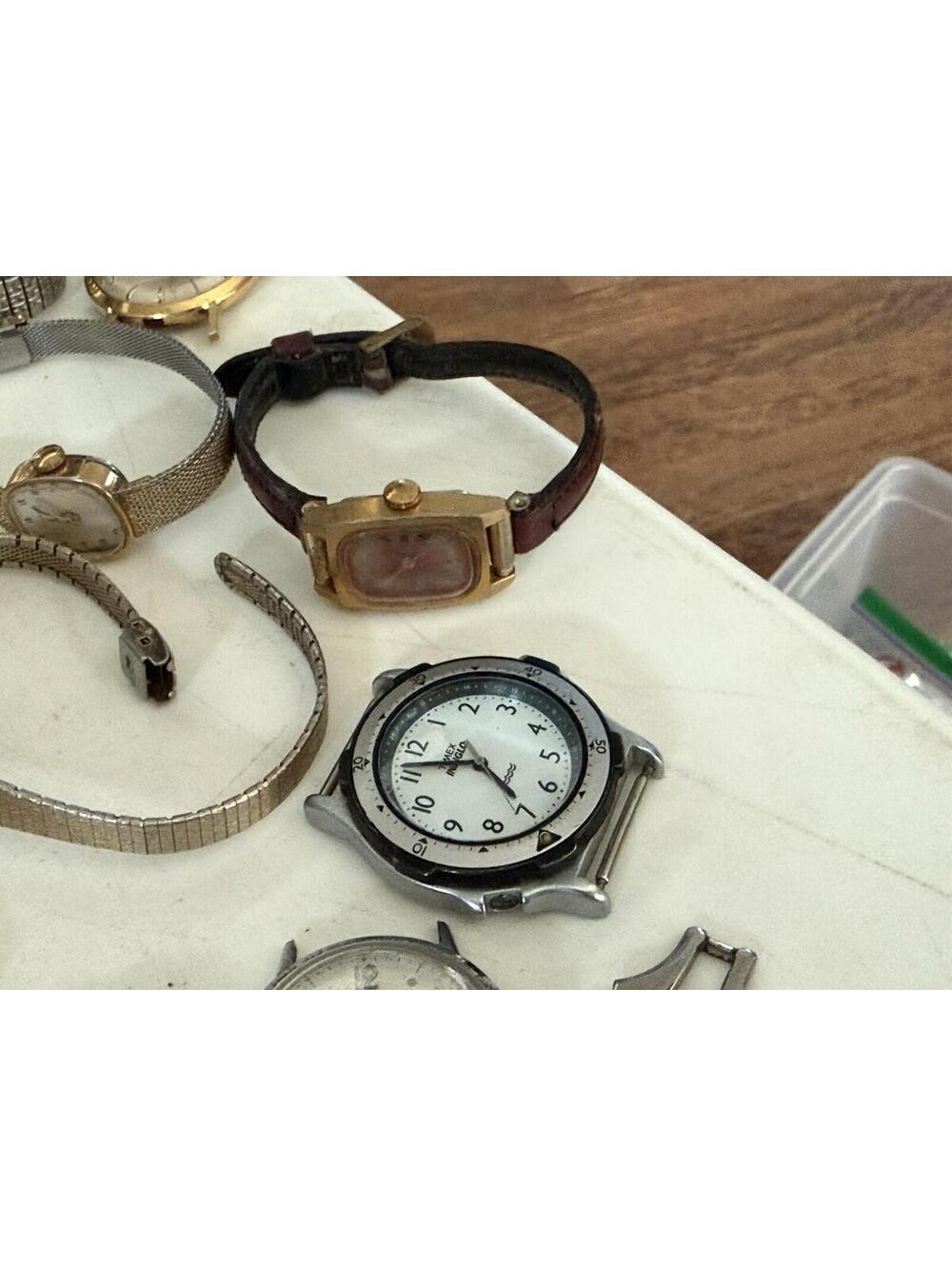 Lot Of 33 Vintage  Watches  , Mostly Timex ( Parts Only ) - Picture 9 of 12